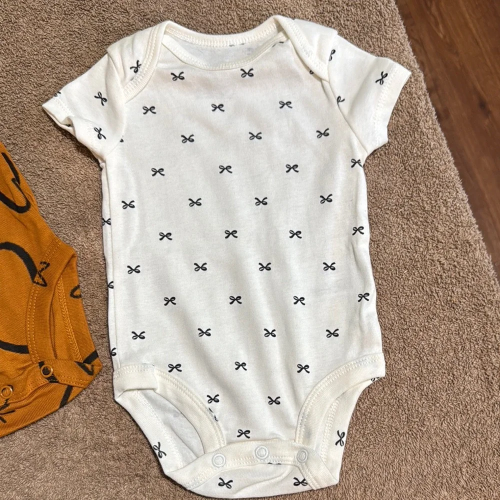 Carter’s Heart and Star Print And Bow Print  Onesie 2 Piece Bundle 3 Months